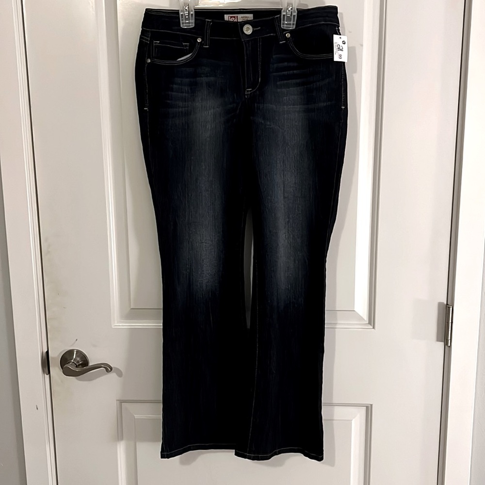 LEI Ashley low rise slim boot size 11 short.